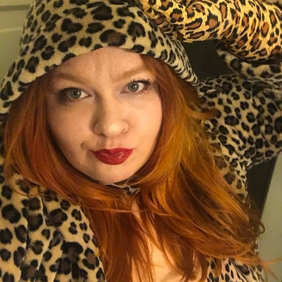 Meet your Posher, Bree - Picture 3 of 3